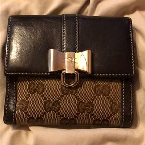 Sold!!! Authentic Gucci Crystal Wallet Pics